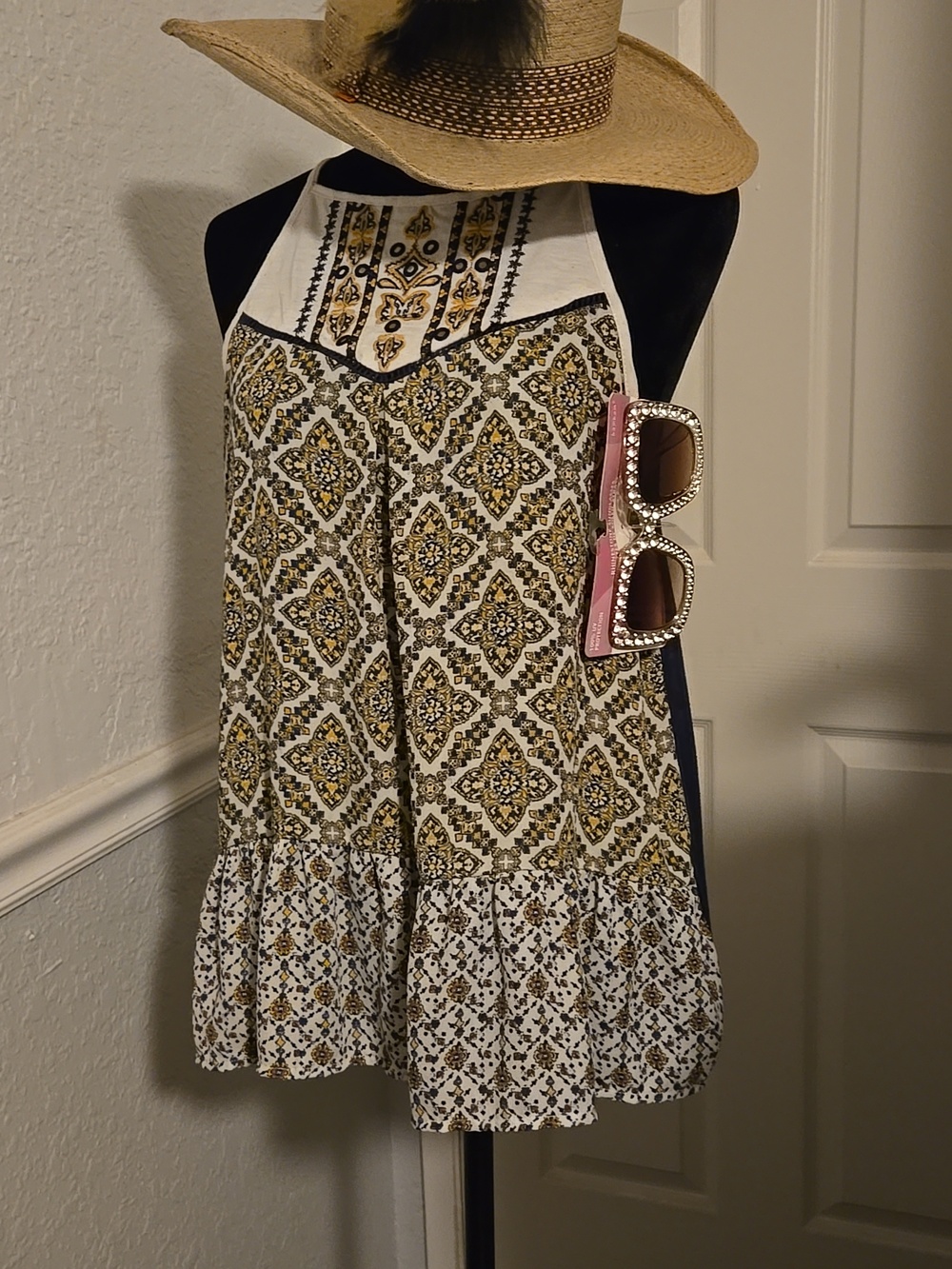 Boho Summer Bundle – Hat, Blouse & Rhinestone Sunglasses